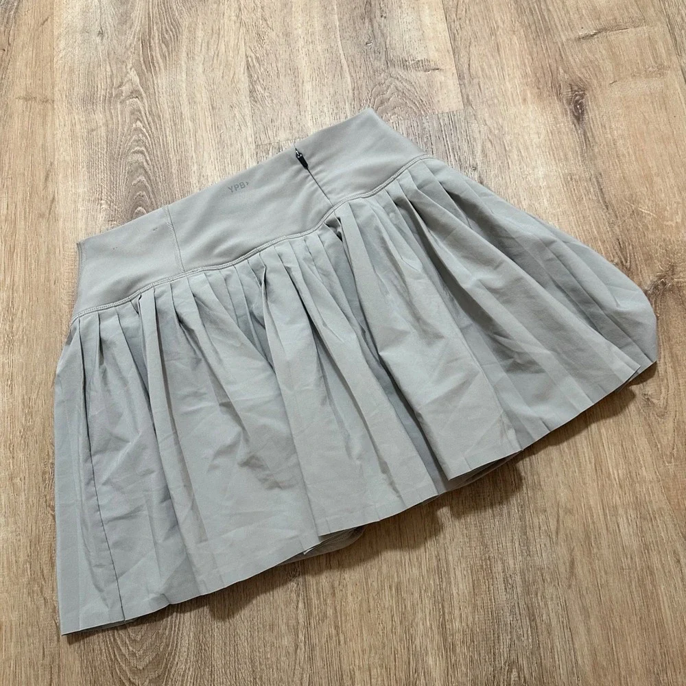YPB x Abercrombie | Woman's Gray‎ Pleated Active Athleisure Skort Skirt, Size M